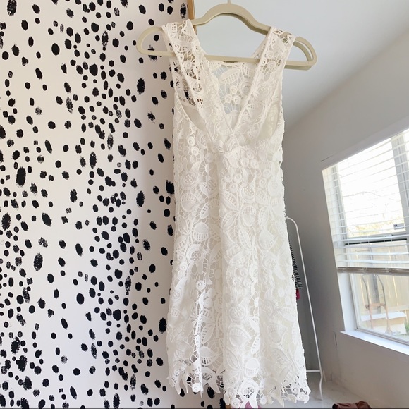 WAYF White Lace Criss Cross Dress XS - Picture 2 of 6